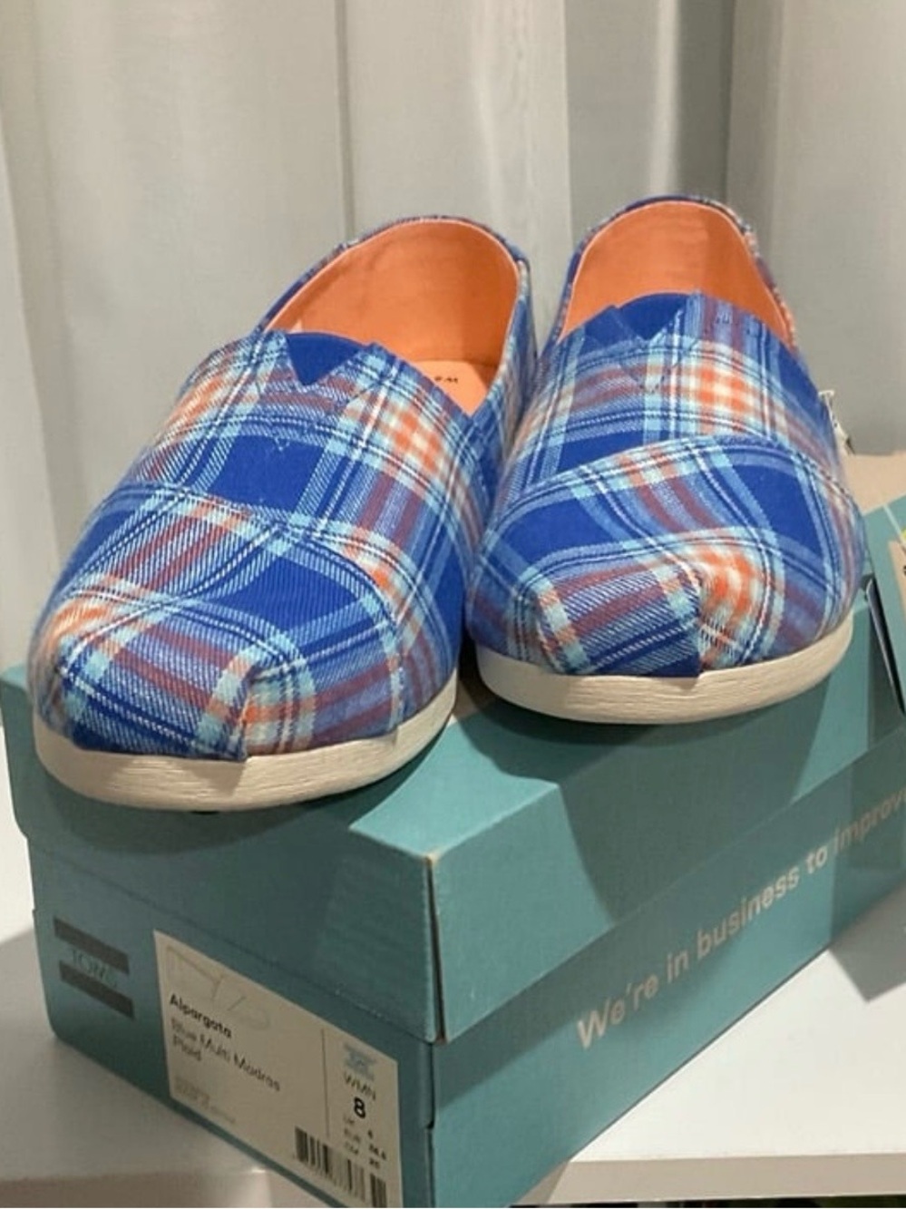NIB TOMS shoes, size 8
